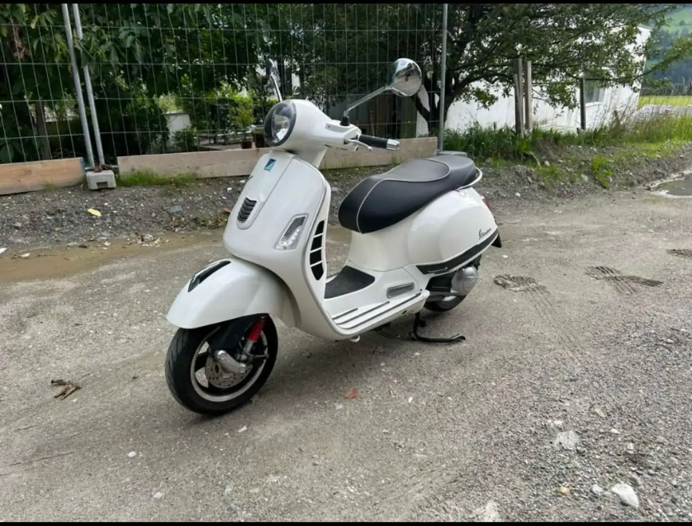 Vespa GTS Super 125 Vespa GTS 125 i.e. Super ABS 11kW - 1