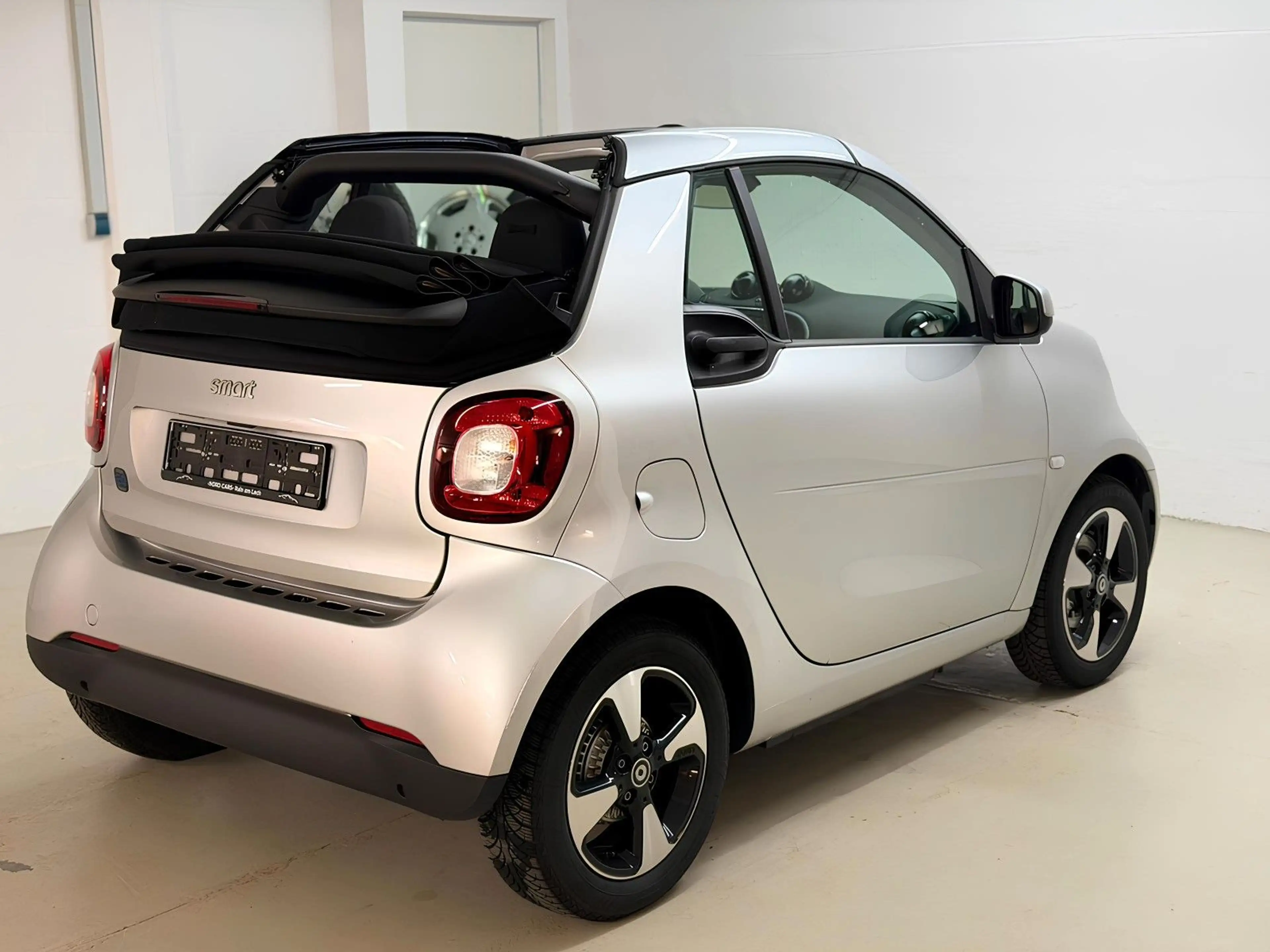 smart forTwo Cabrio electric drive / EQ NUR 6.000KM — photo 11