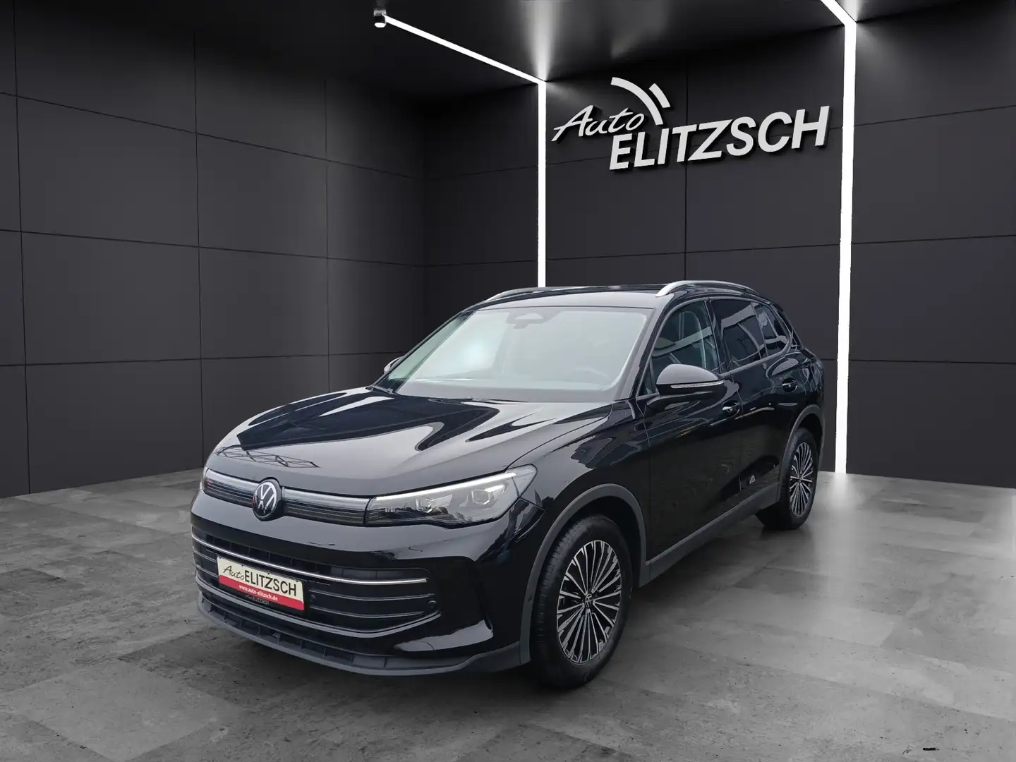 Volkswagen Tiguan eTSI Life DSG LED AHK Navi AID ACC RFK SH Schwarz - 2