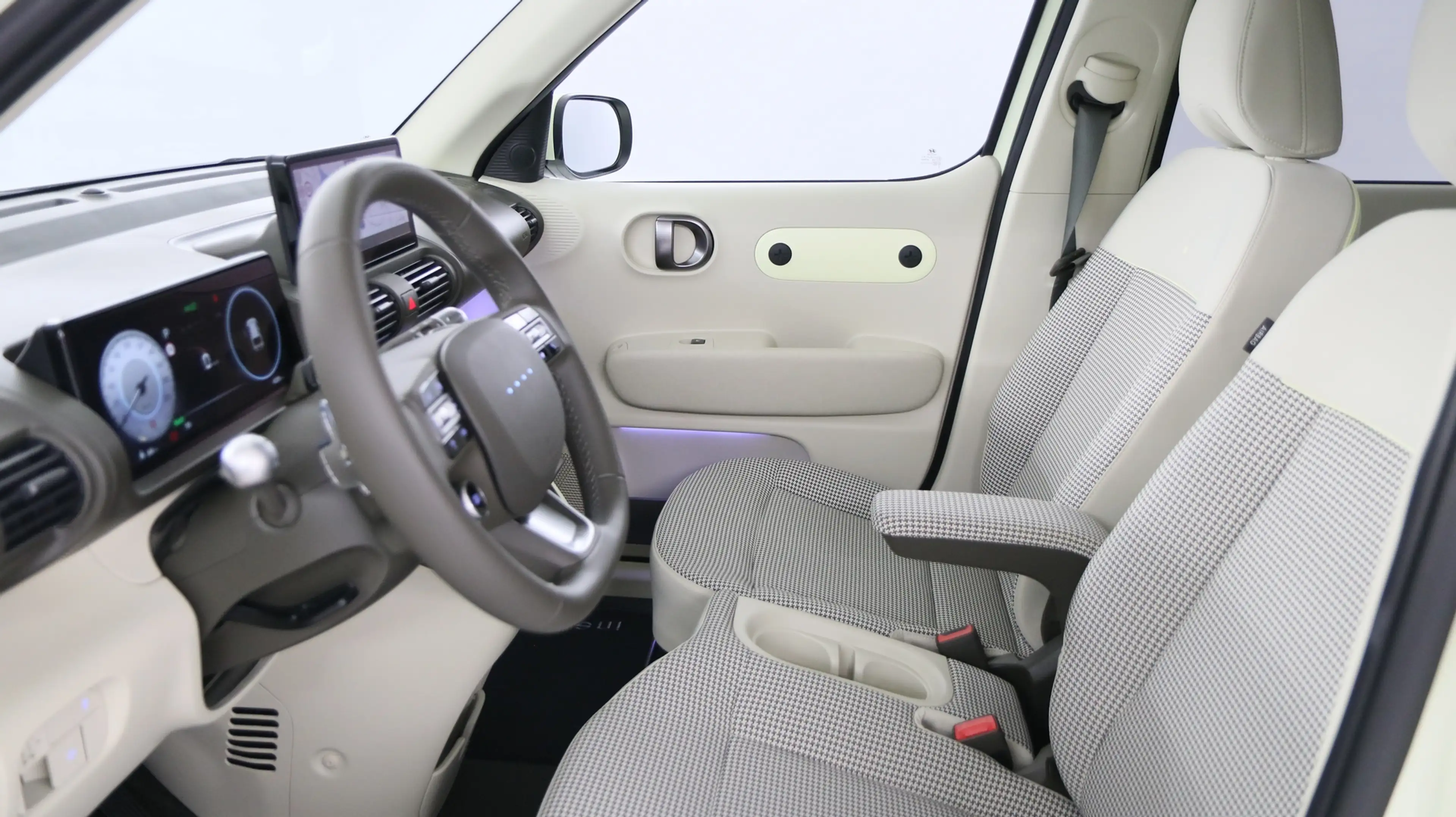 Hyundai Inster Evolve 49 kWh / Navigatie / Camera — photo 3
