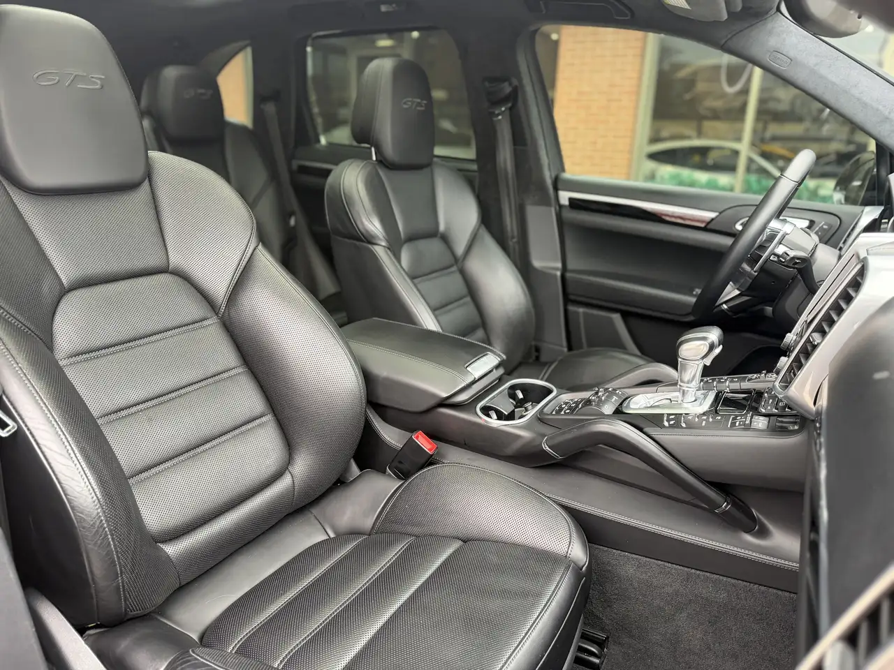 Porsche Cayenne снимка Porsche Cayenne