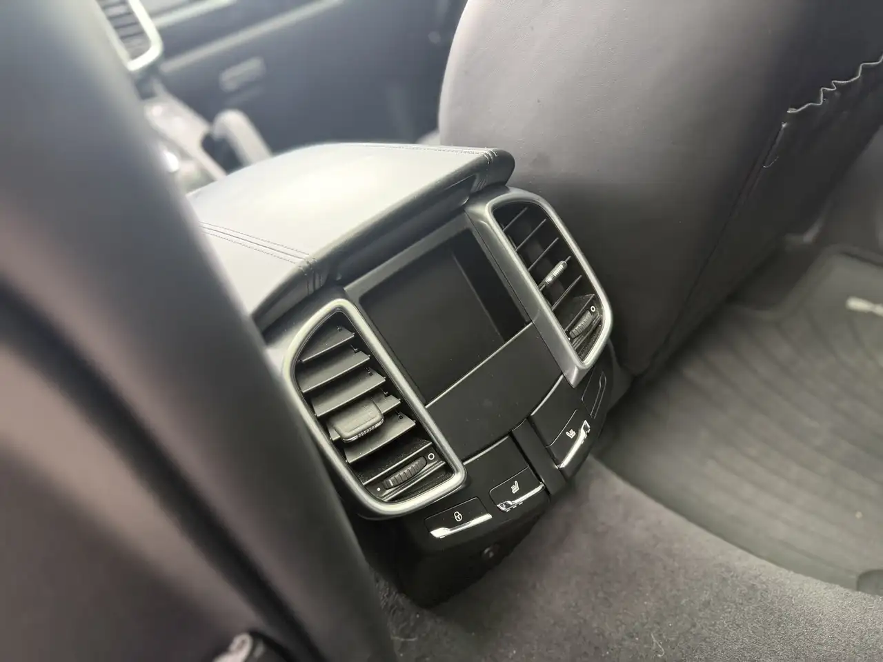 Porsche Cayenne снимка Porsche Cayenne