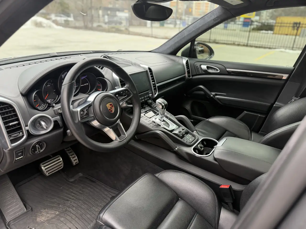 Porsche Cayenne снимка Porsche Cayenne
