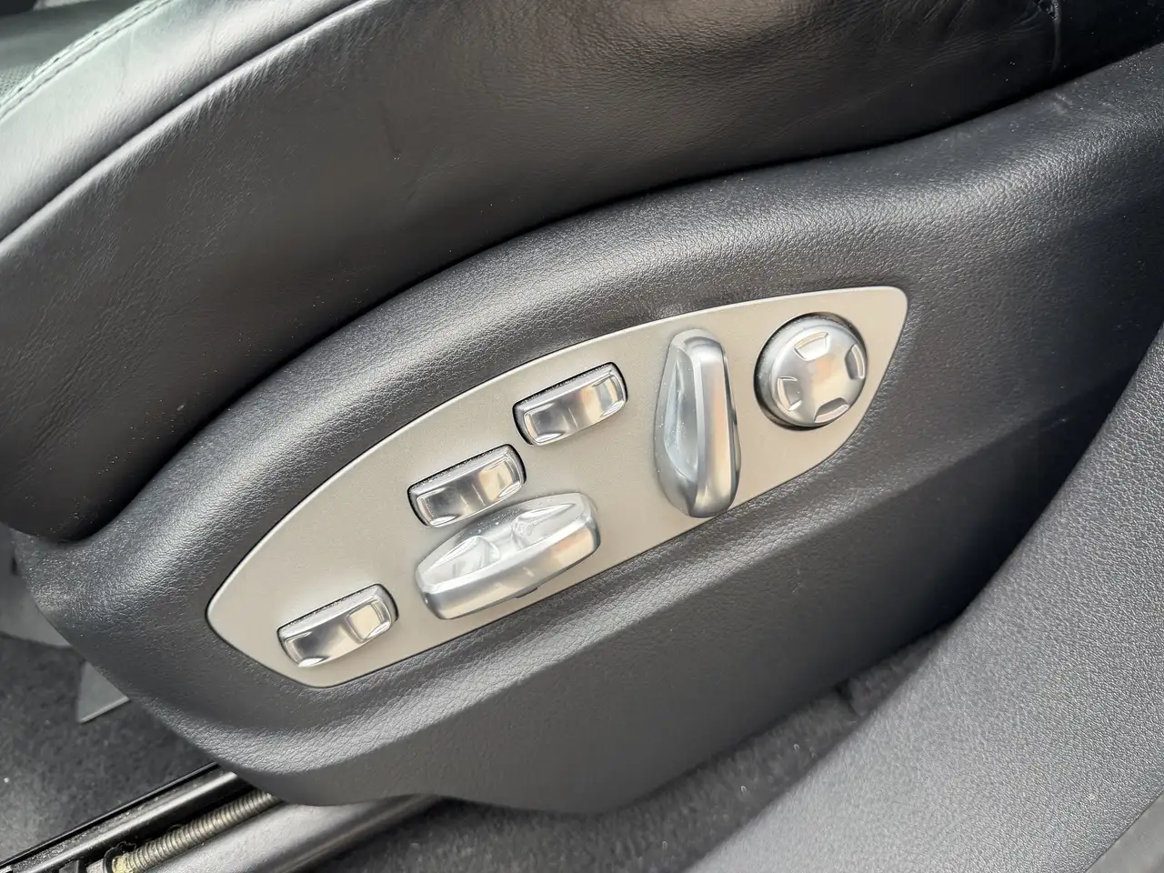 Porsche Cayenne снимка Porsche Cayenne