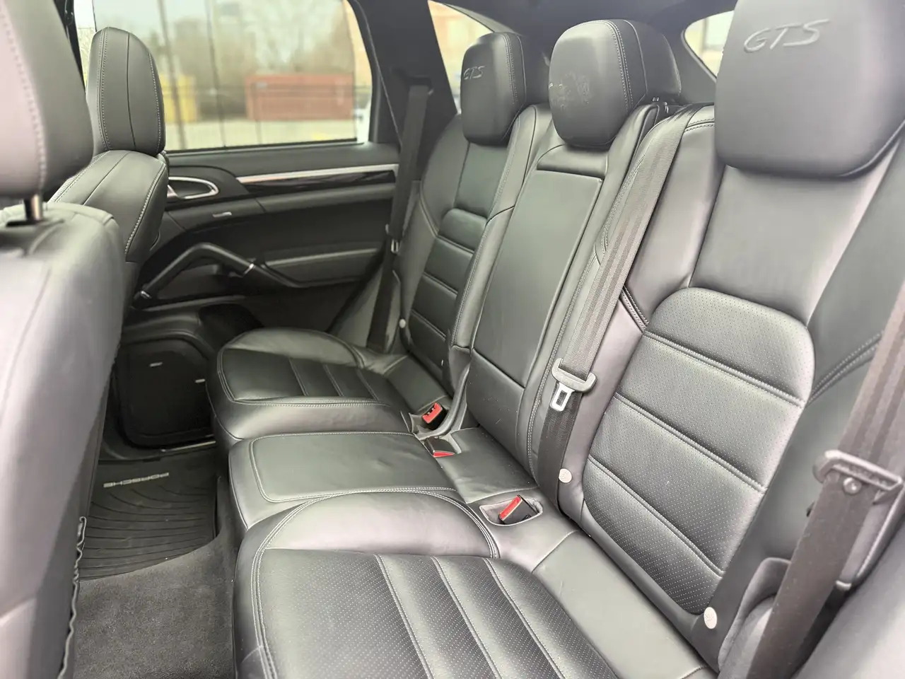 Porsche Cayenne снимка Porsche Cayenne