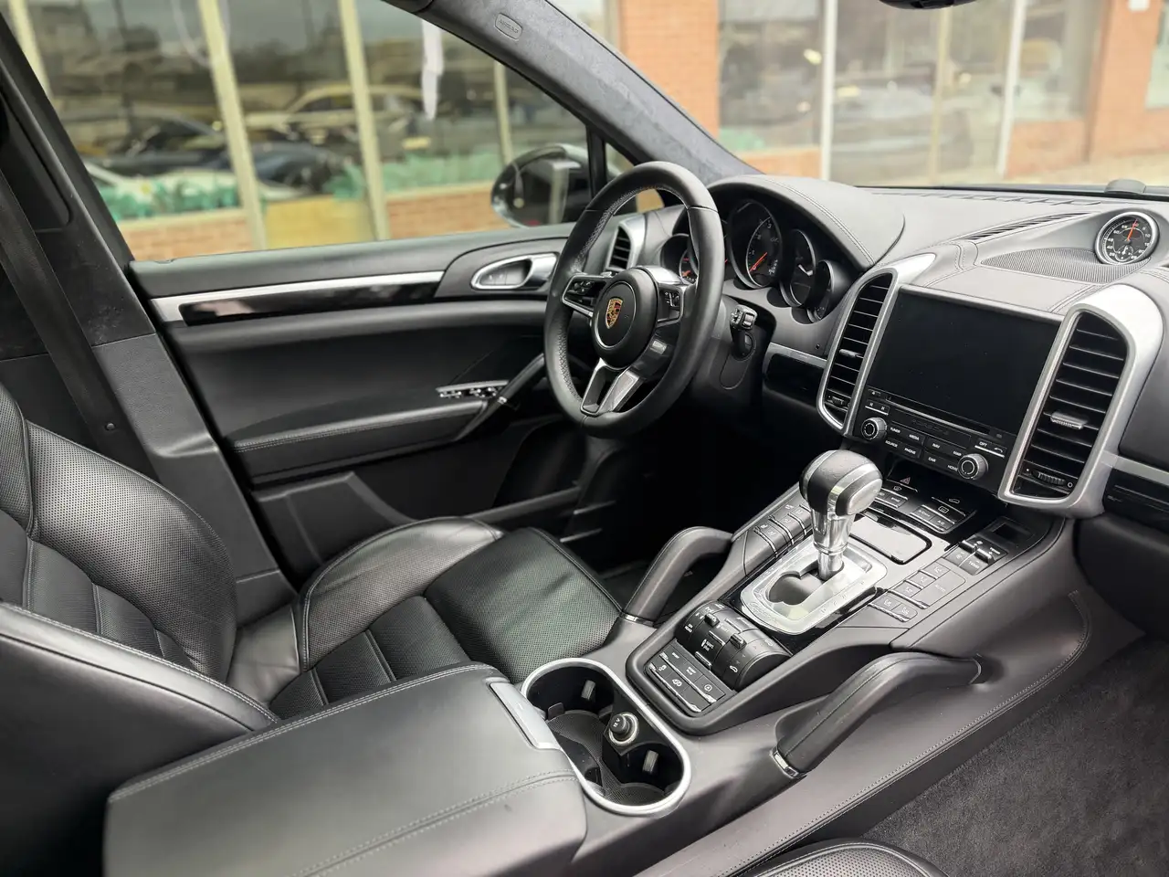 Porsche Cayenne снимка Porsche Cayenne