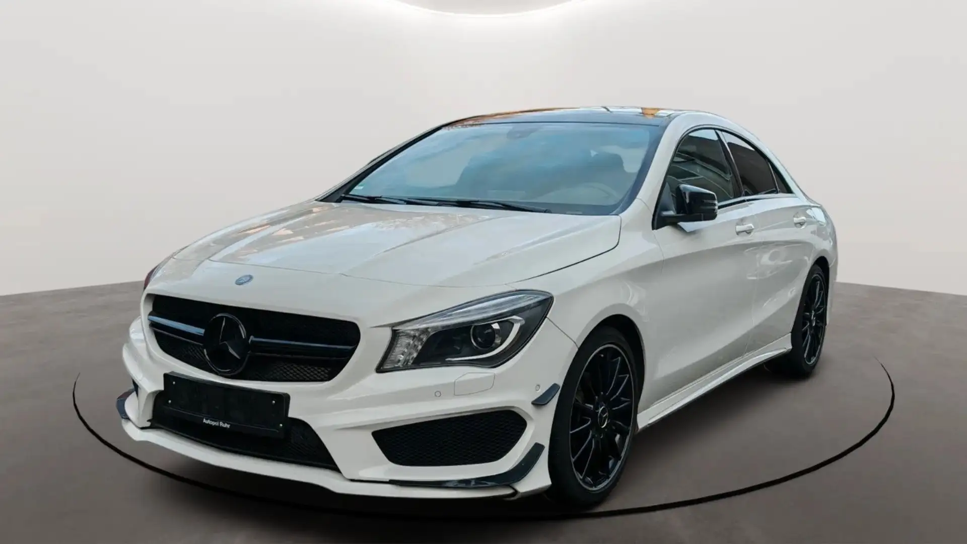 Mercedes-Benz CLA 200 Edition 1 AMG Pano Xenon Kamera PDC Navi Blanc - 1