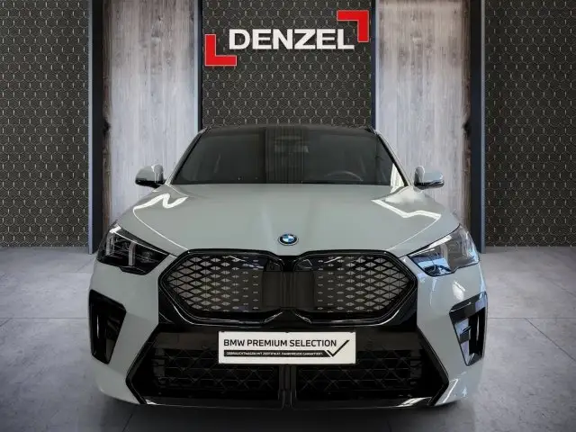 BMW iX2 xDrive30 U10 XE2 Ansicht 13