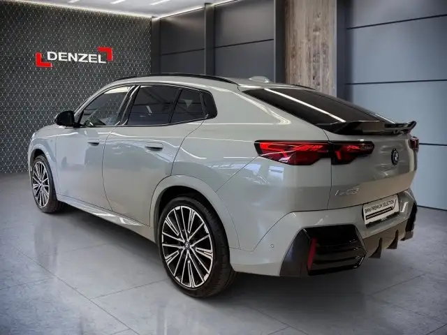 BMW iX2 xDrive30 U10 XE2 Ansicht 3