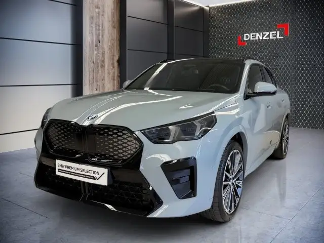 BMW iX2 xDrive30 U10 XE2 Ansicht 2