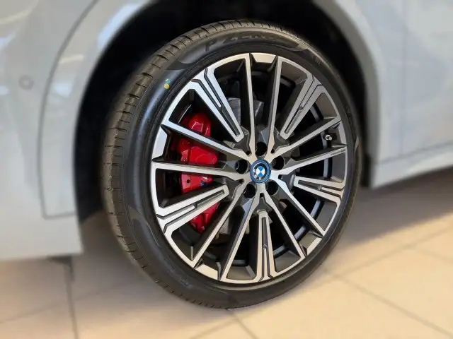 BMW iX2 xDrive30 U10 XE2 Ansicht 5