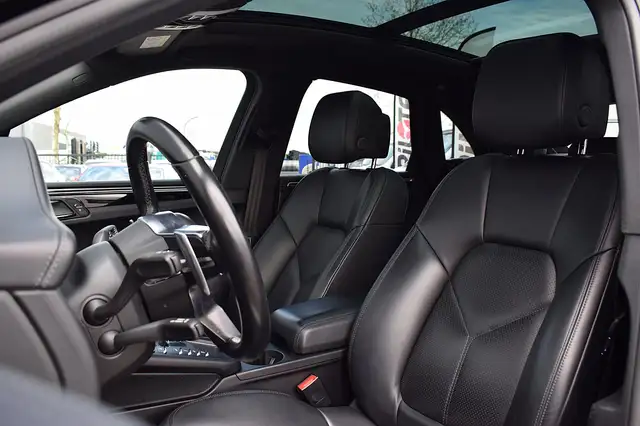 Porsche Macan view 5