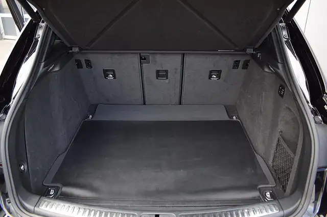 Porsche Macan view 7