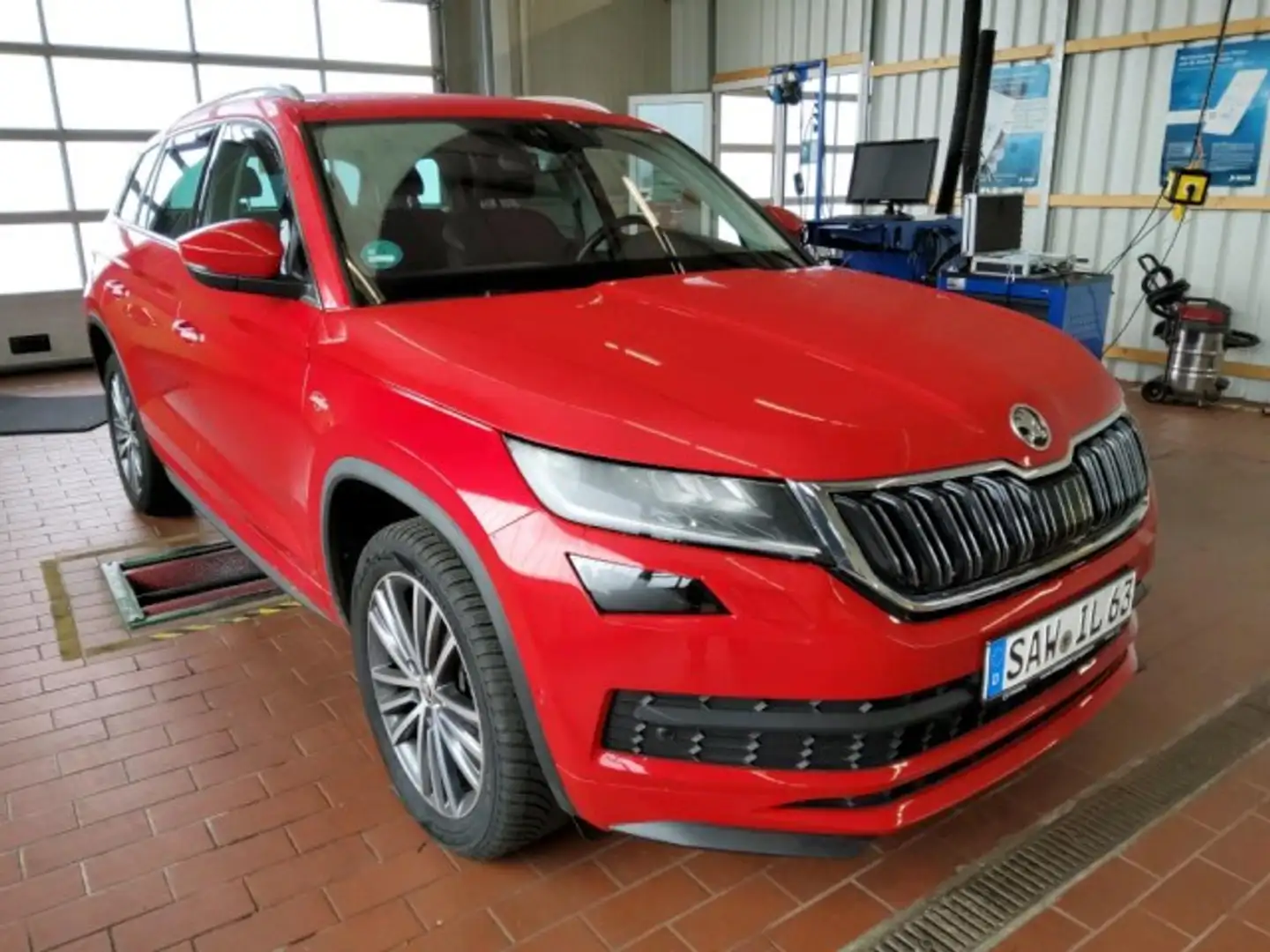 Skoda Kodiaq L&K 2.0 TDI DSG 4x4 AHK+elHK+ACC+CARPLAY Klima Rot - 2