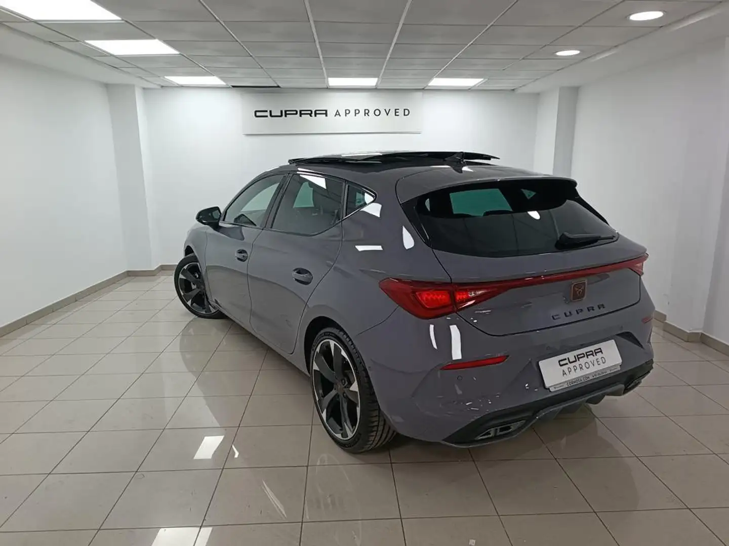 CUPRA Leon 1.5 ETSI DSG 110Kw Gris - 2