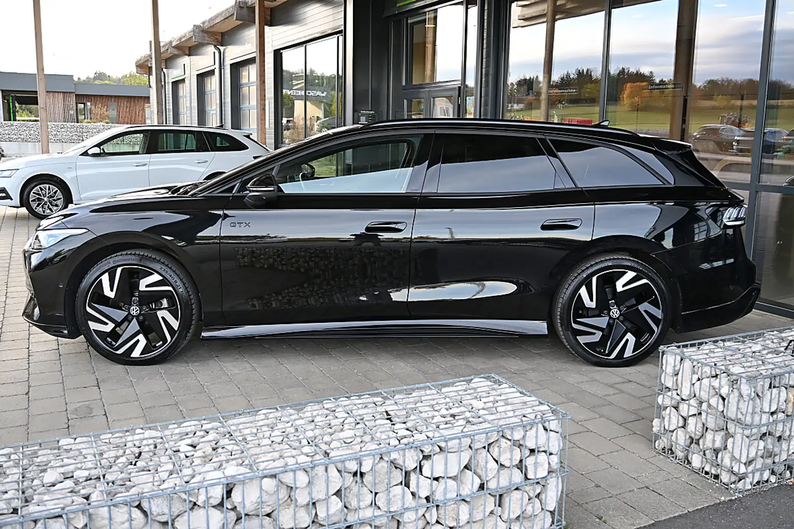 Volkswagen ID.7 GTX 4Motion NP €80k 21" ACC, AHK schwenkbar, DC... Schwarz - 2