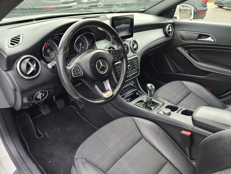 Mercedes-Benz CLA 180 KLIMA,NAVI,SITZHEIZUNG — photo 11