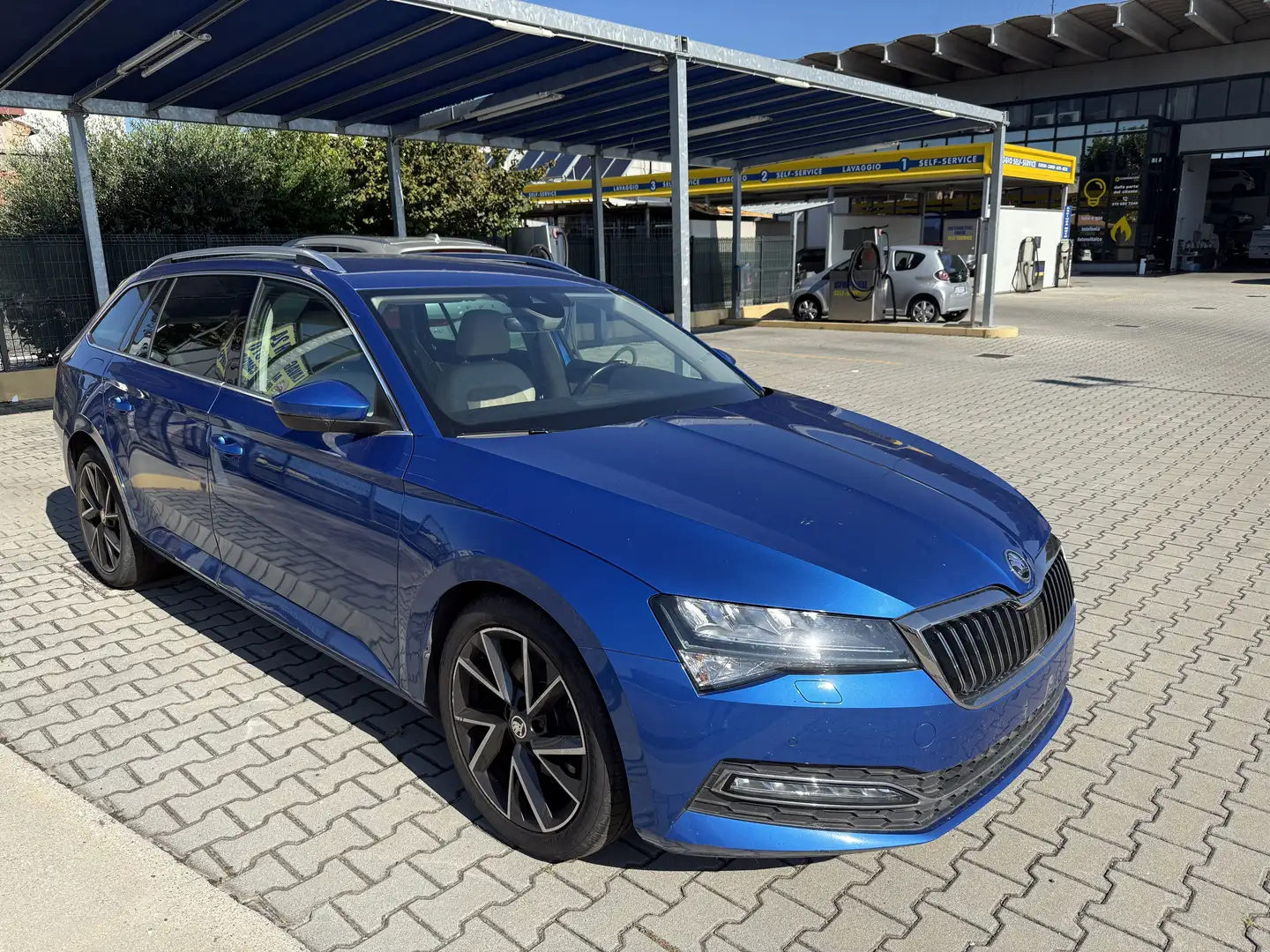 Skoda Superb Wagon 2.0 tdi evo Style 150cv dsg Blu/Azzurro - 1