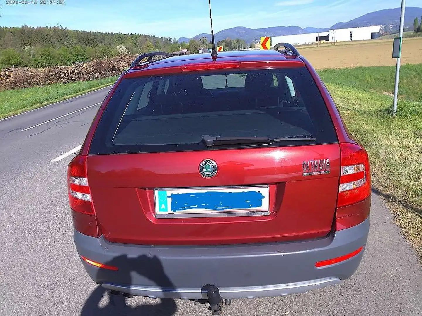 Skoda Octavia Combi Scout 2,0 TDI PD DPF 4x4 Rot - 2
