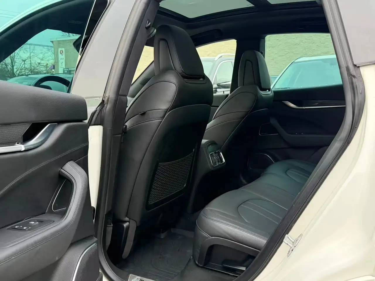 Maserati Levante снимка Maserati Levante