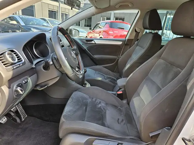 Volkswagen Golf view 8