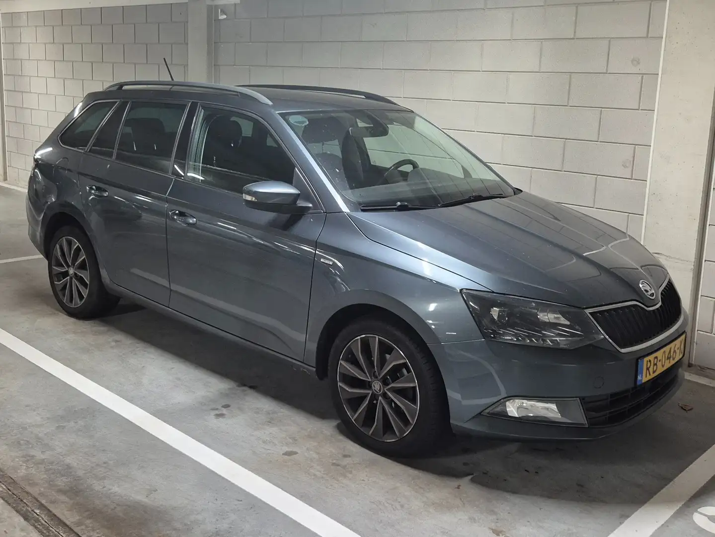 Skoda Fabia Fabia combi 1.0 TSI Drive Grijs - 1