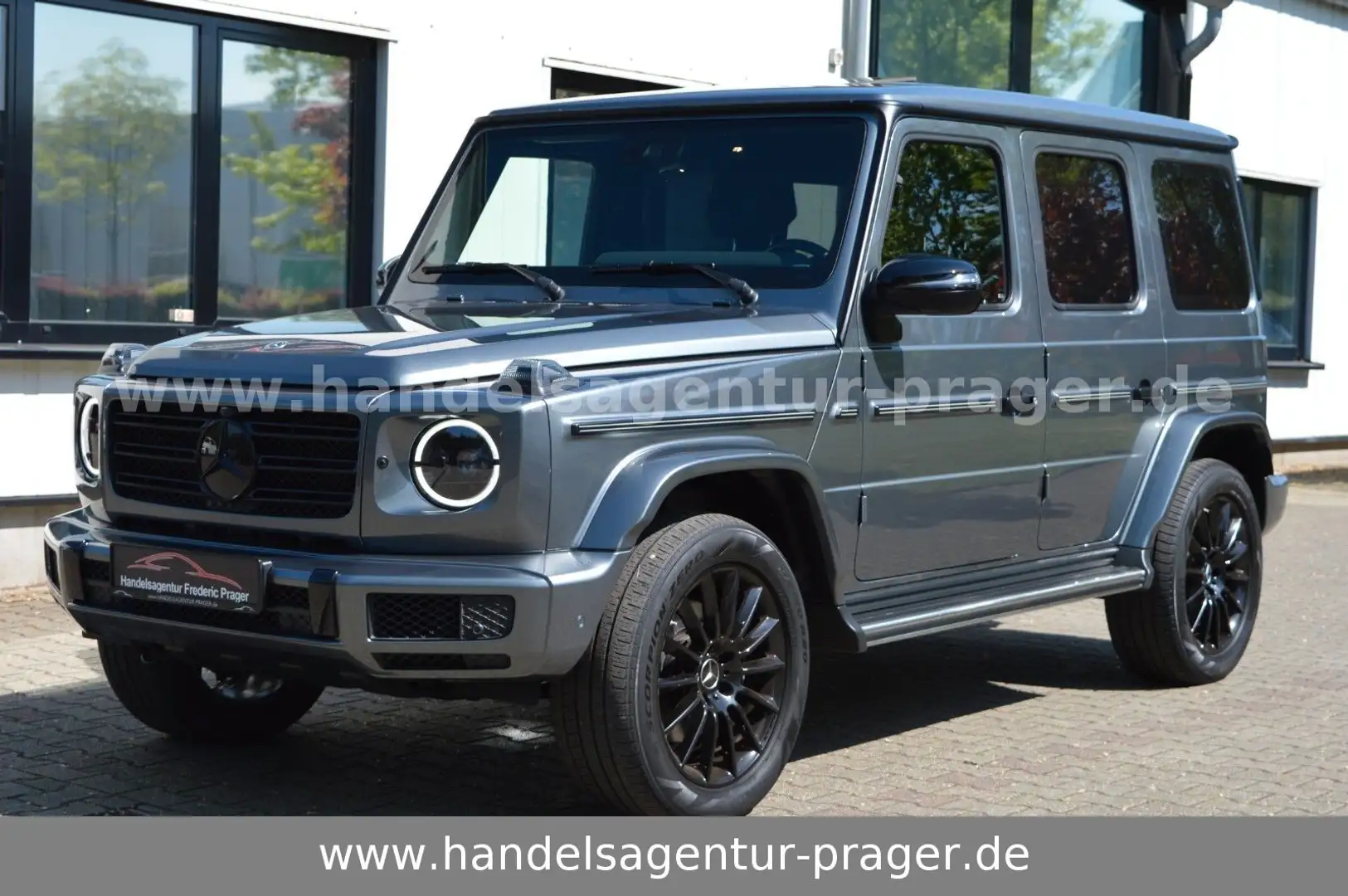 Mercedes-Benz G 400 d AMG Night Burmester Massage ACC Sthzg Grau - 1
