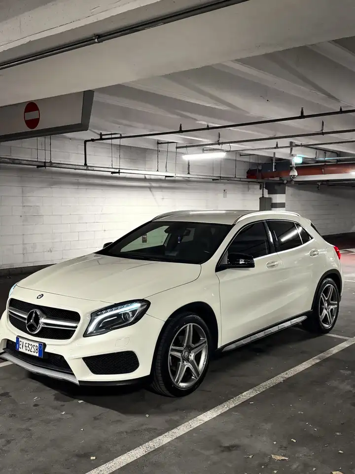 Mercedes-Benz GLA 200