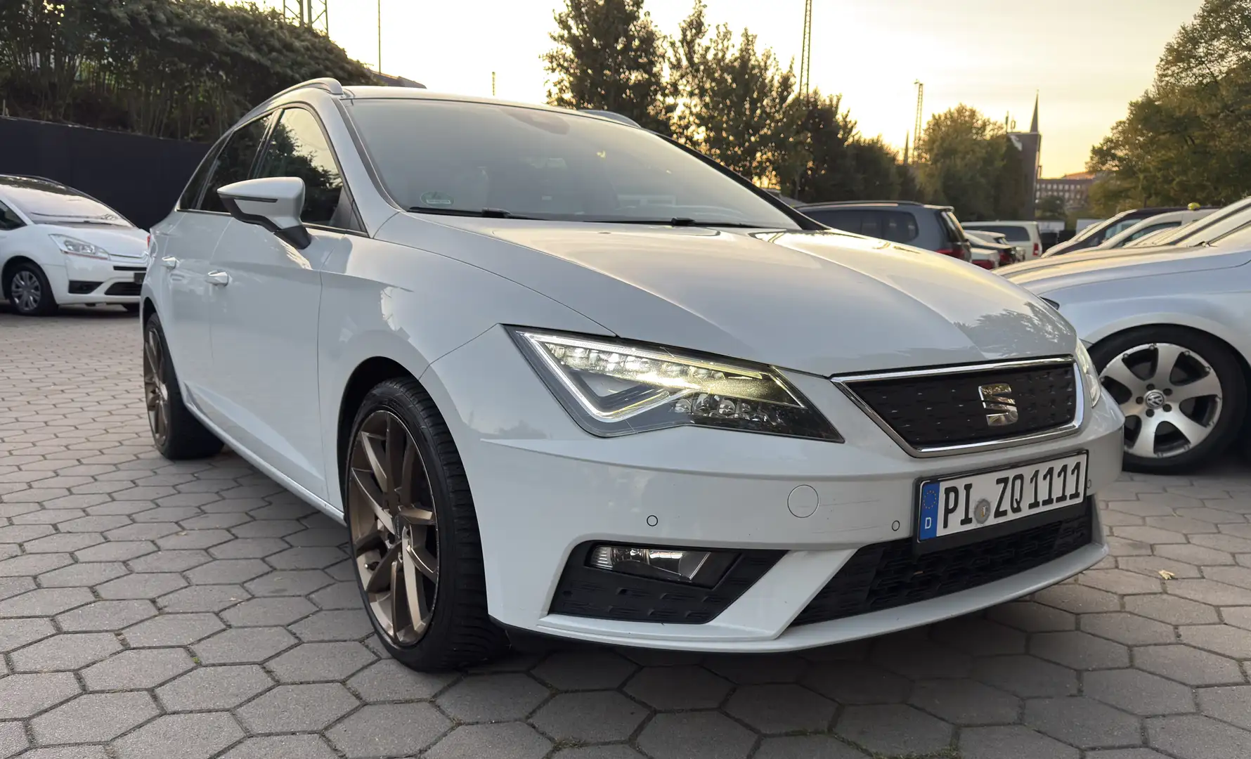 SEAT Leon Ecomotive Style Weiß - 1