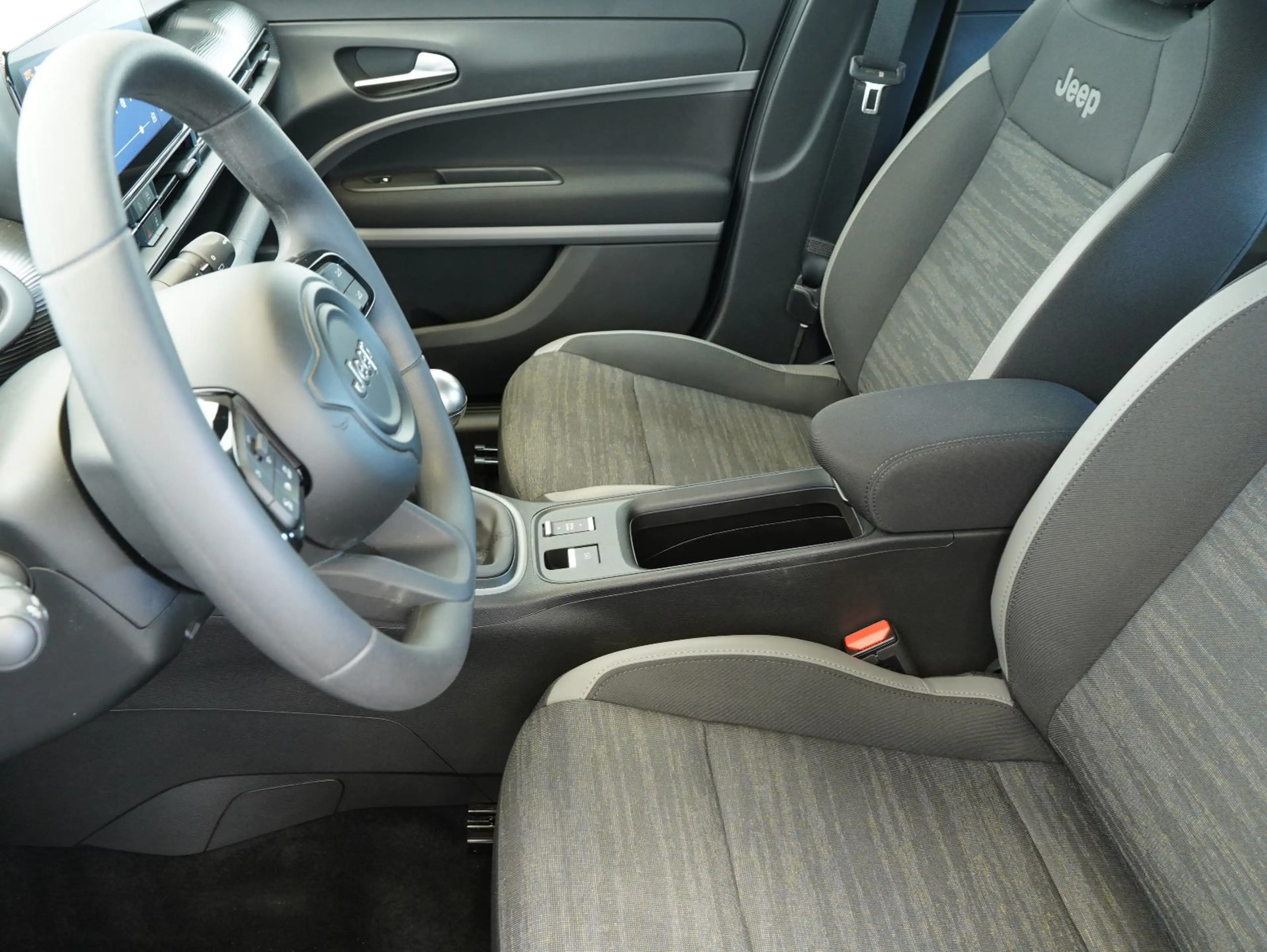 Jeep Avenger 1.2 T-GDI Longitude — photo 5