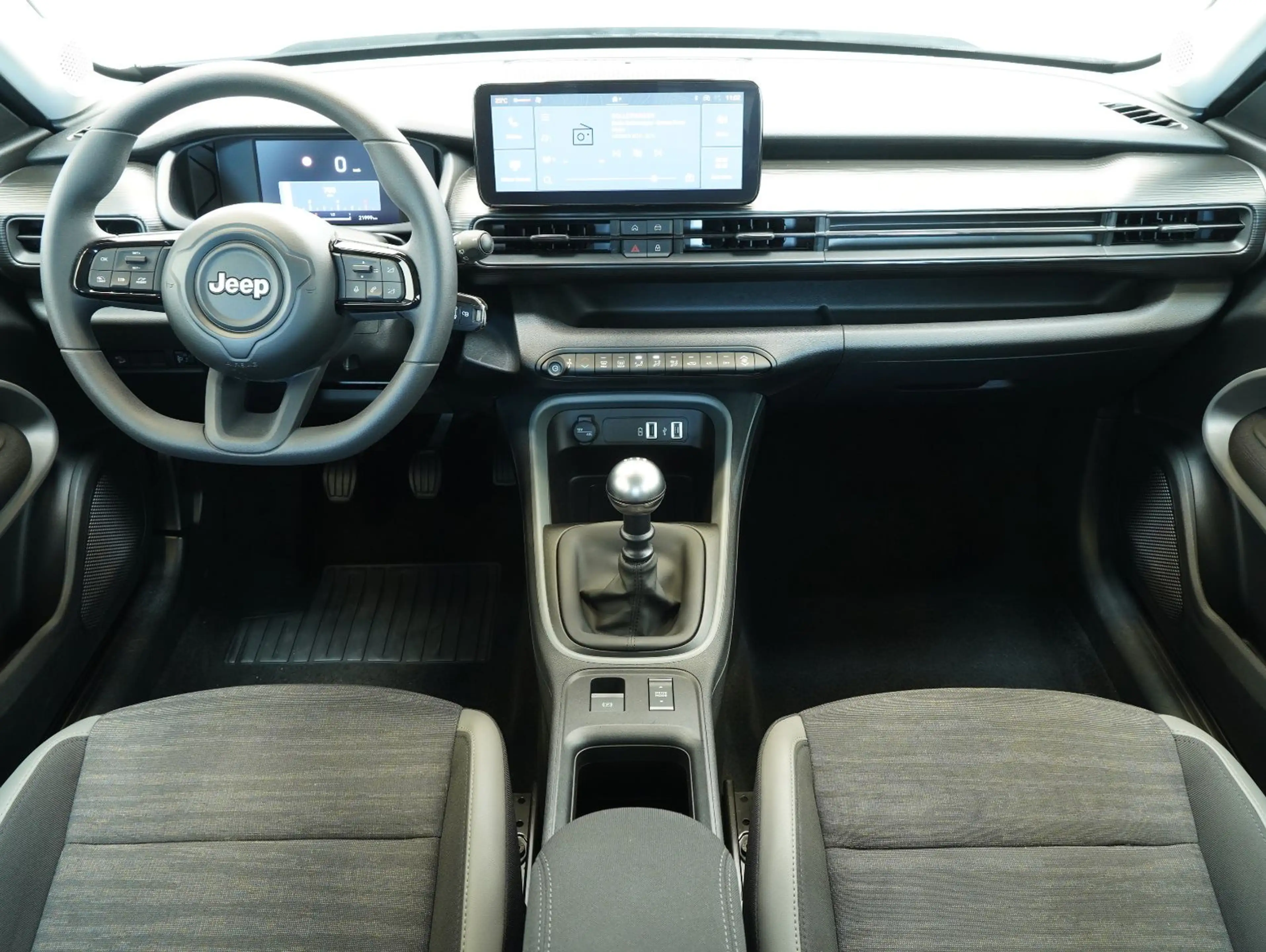 Jeep Avenger 1.2 T-GDI Longitude — photo 7