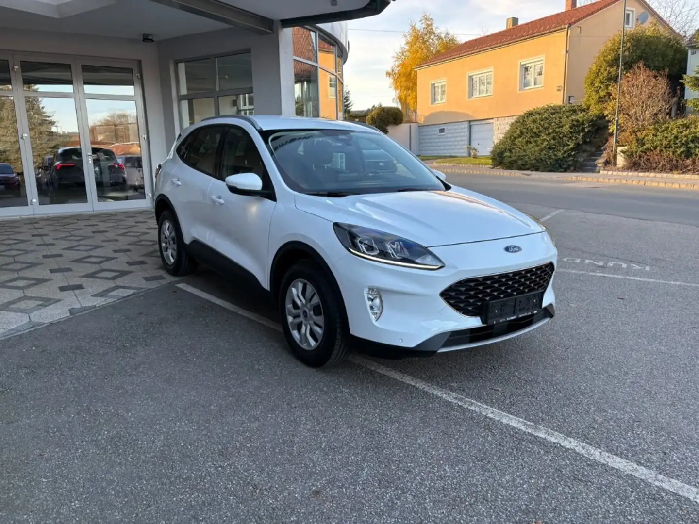 Ford Kuga Cool&Connect 1.5 Ecoboost Weiß - 2