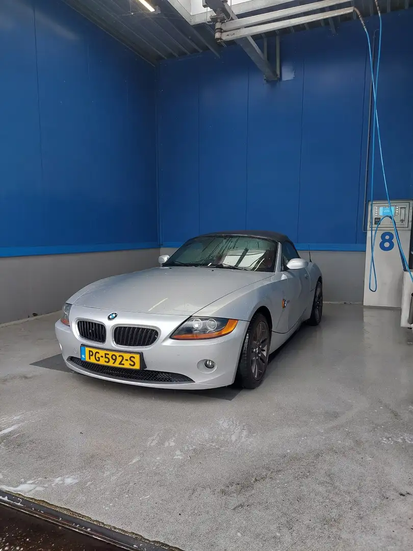 BMW 2.5i Срібний - 2