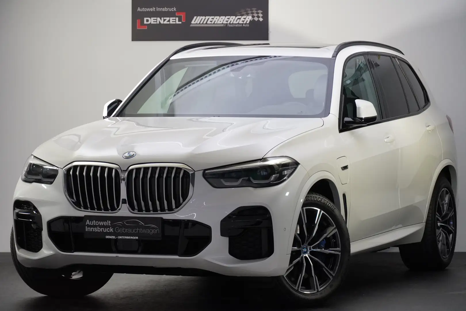 BMW X5 xDrive45e PHEV Aut. M- Sportpaket Weiß - 2