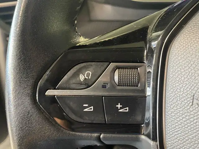 Peugeot 2008 view 13