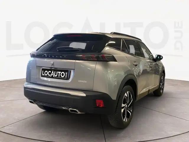 Peugeot 2008 view 4