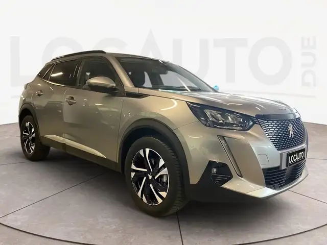 Peugeot 2008 view 3