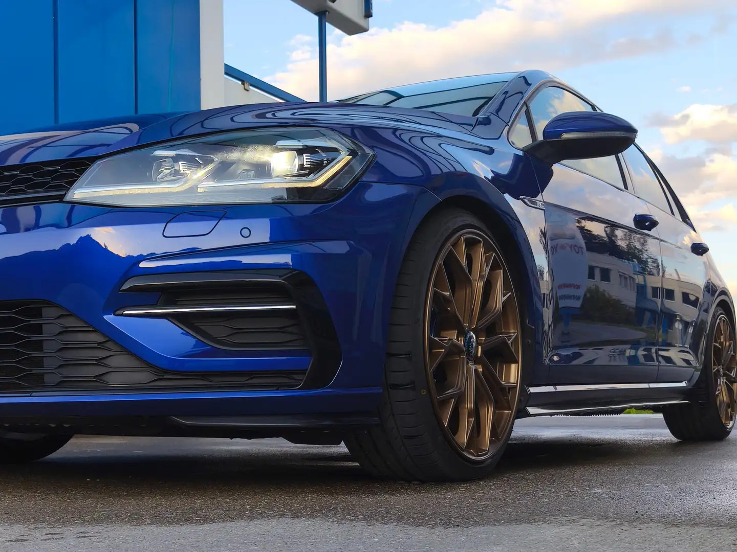 Volkswagen Golf Golf 1,5 TSI R-line DSG Blau - 1