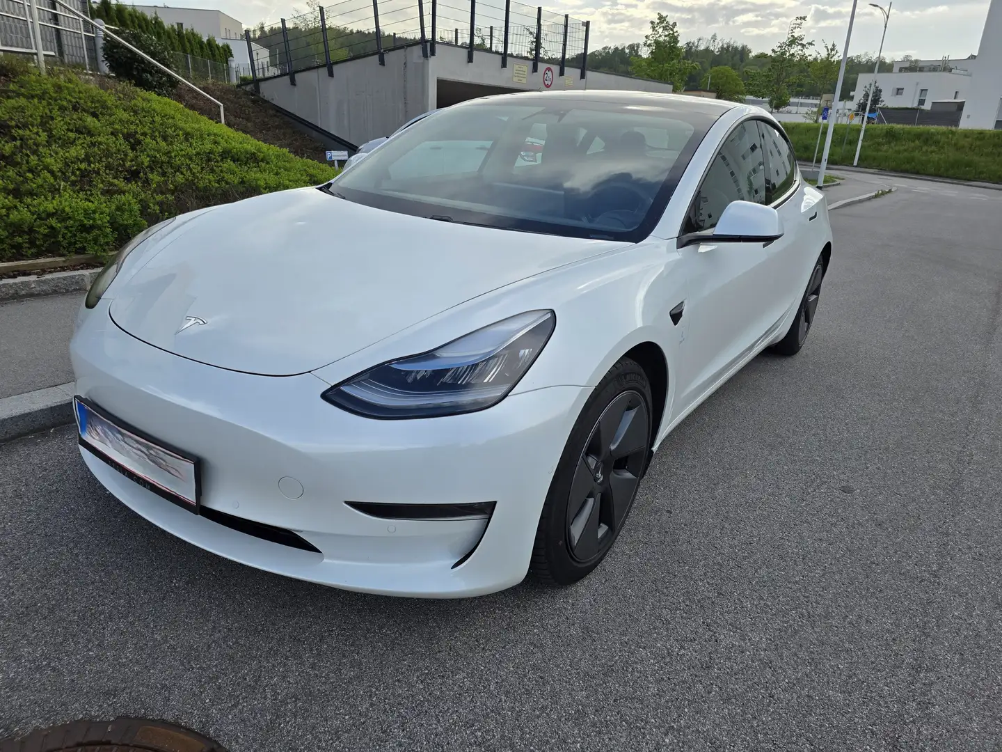 Tesla Model 3 Model 3 Long Range AWD 75kWh 1. Facelift Weiß - 1