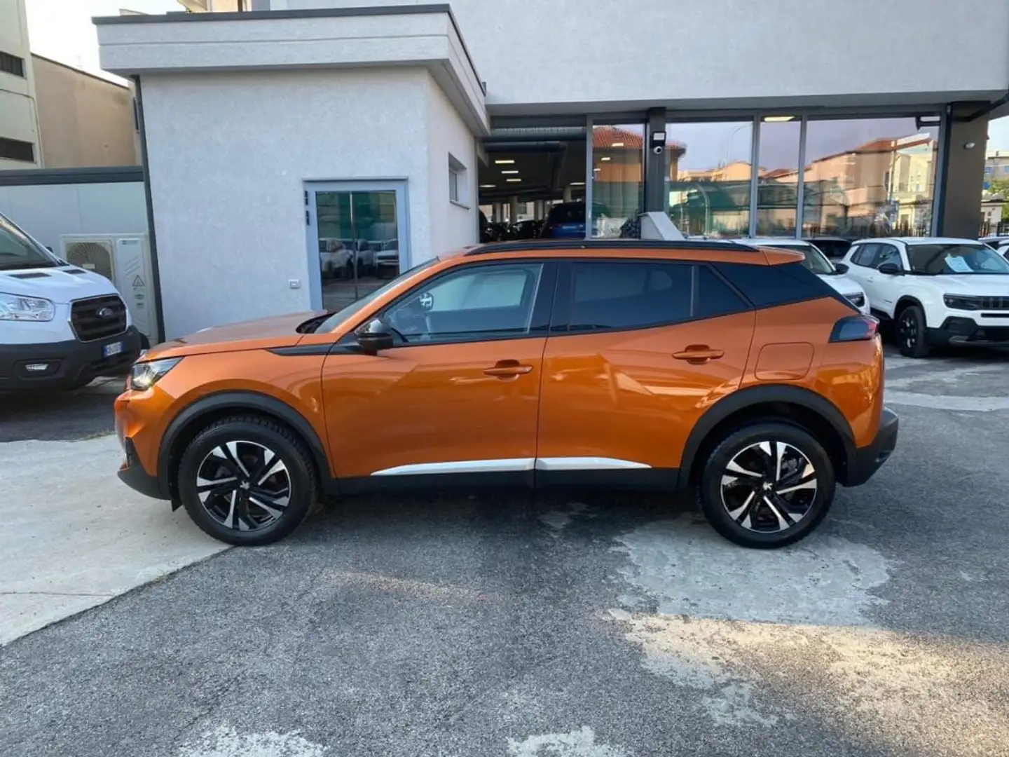 Peugeot 2008 PureTech 100 S&S Allure Arancione - 2