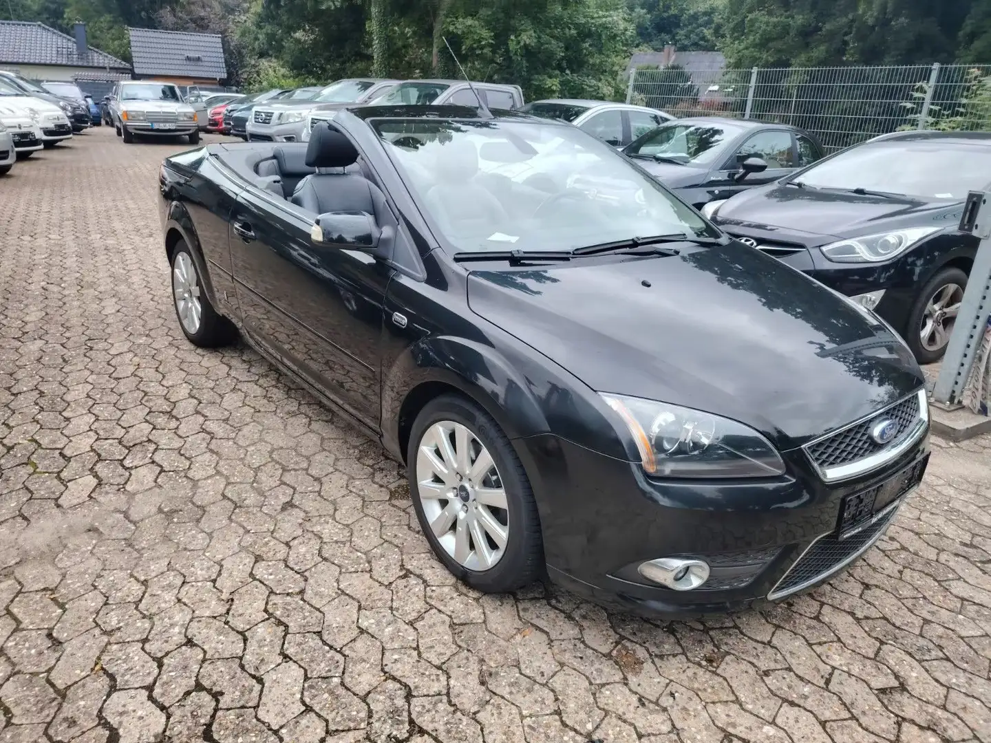 Ford Focus Cabrio Titanium / 2. Hand / Schwarz - 2