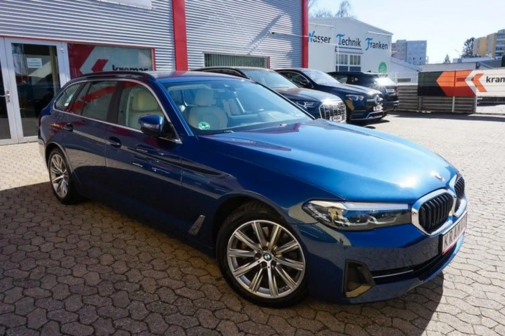 BMW 520 d xDrive Auto Touring VIRTUAL/Leder Blau - 2