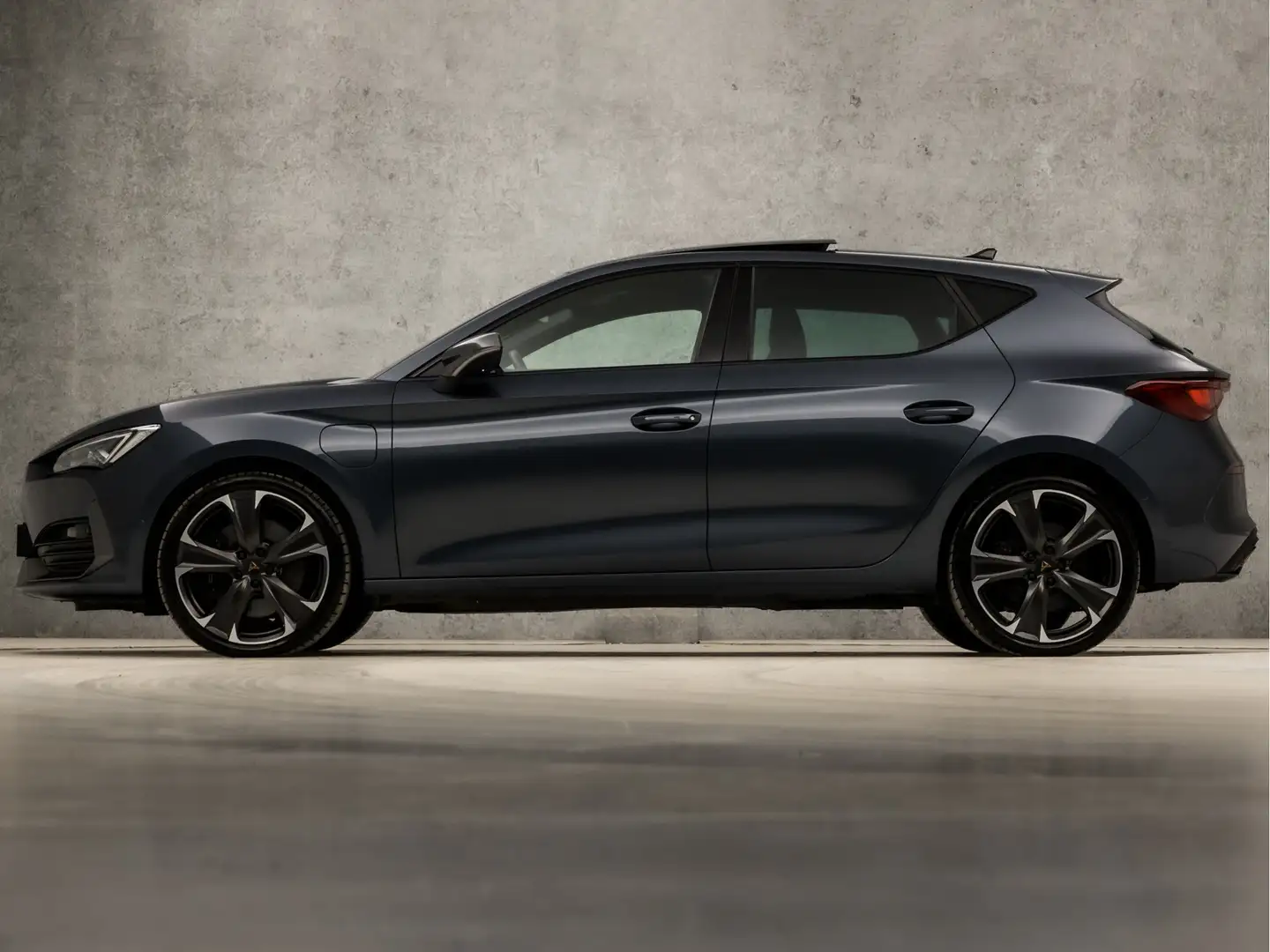 CUPRA Leon 1.4 e-Hybrid VZ Performance 245Pk Automaat (SCHUIF Grijs - 2