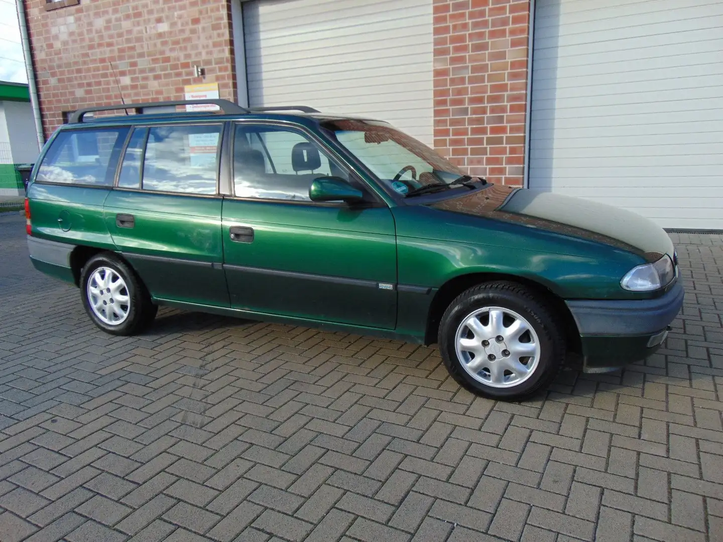 Opel Astra Caravan*Klima*Schiebedach*Zahnriemen neu* Zielony - 1