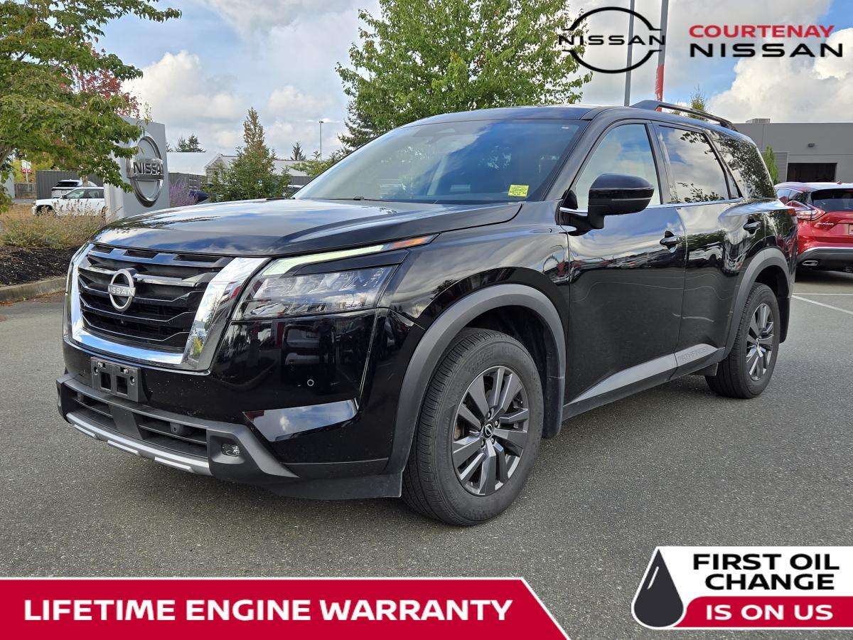2024 Nissan Pathfinder SV 4WD - 3 Row SUV - Low Kms - Excellent Shape - O