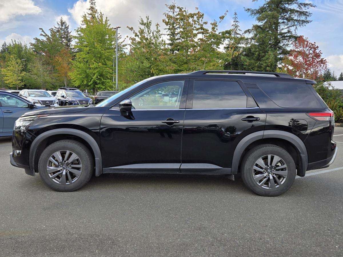 2024 Nissan Pathfinder SV 4WD - 3 Row SUV - Low Kms - Excellent Shape - O — снимка 1