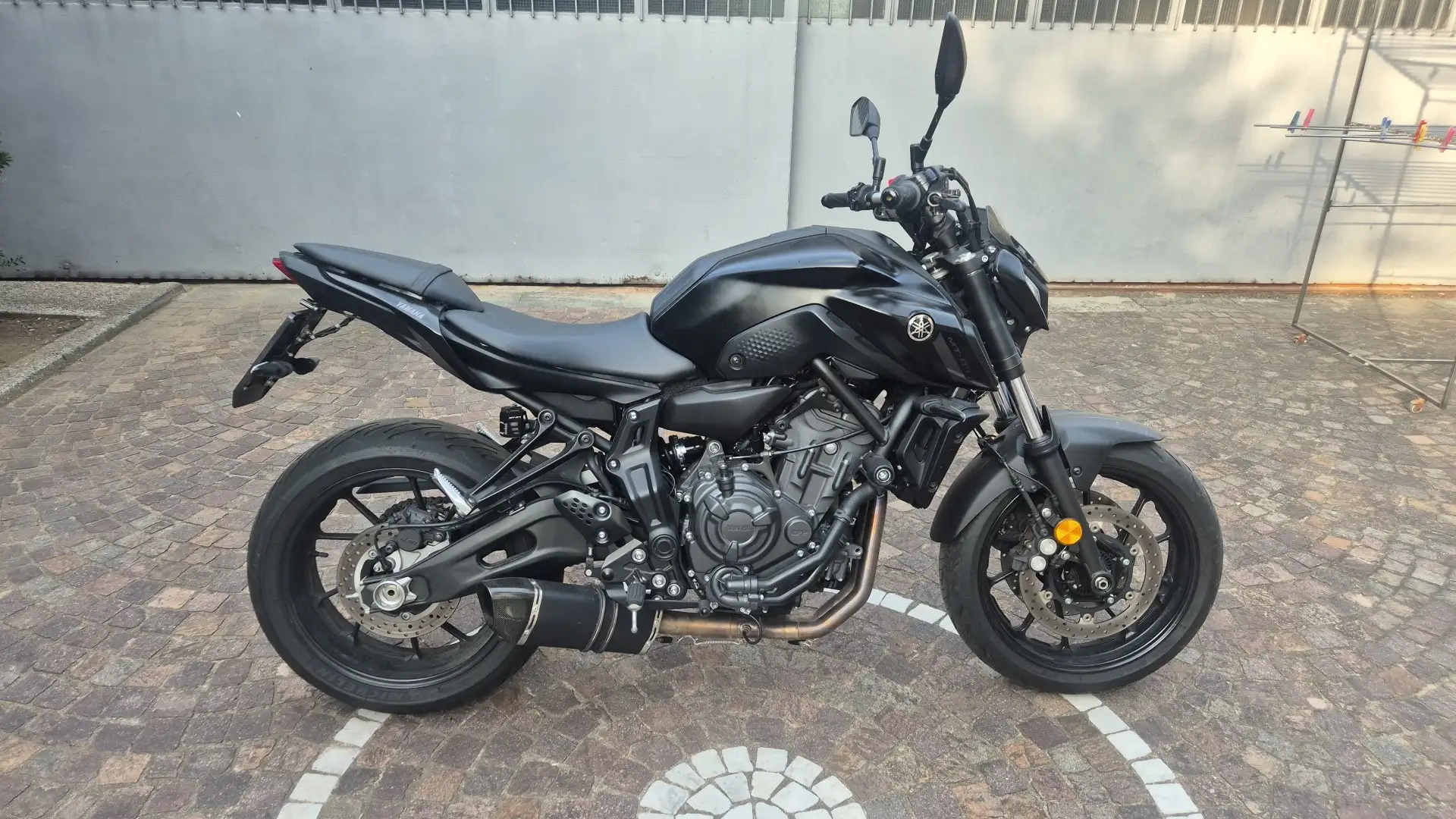 Yamaha MT-07 Nero - 1