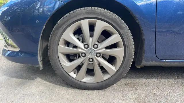Toyota Auris view 18