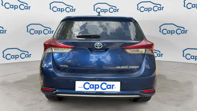 Toyota Auris view 3
