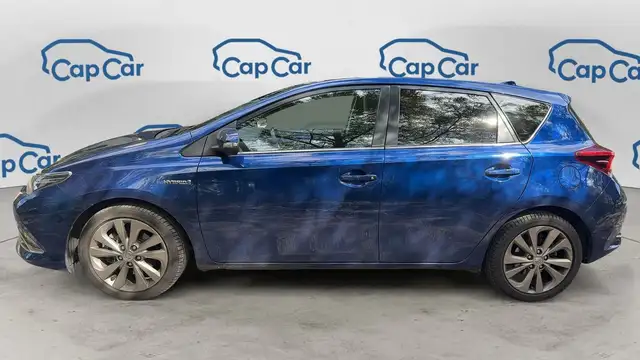 Toyota Auris view 2